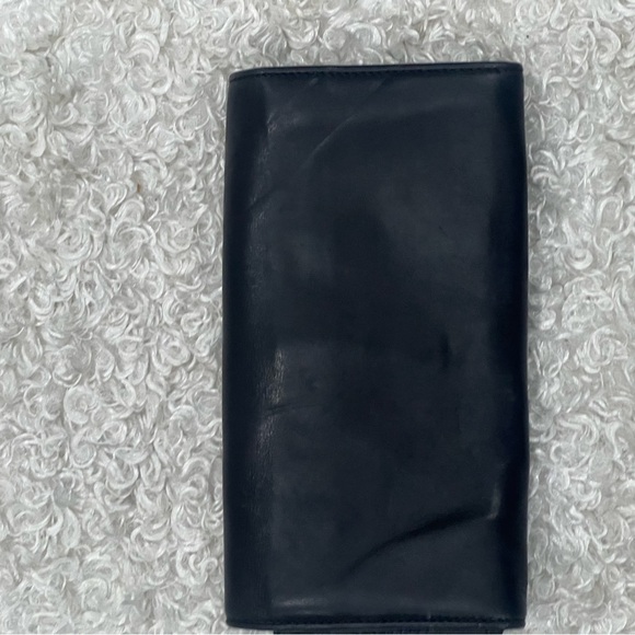 Gucci GG Leather Continental Wallet - Picture 2 of 9